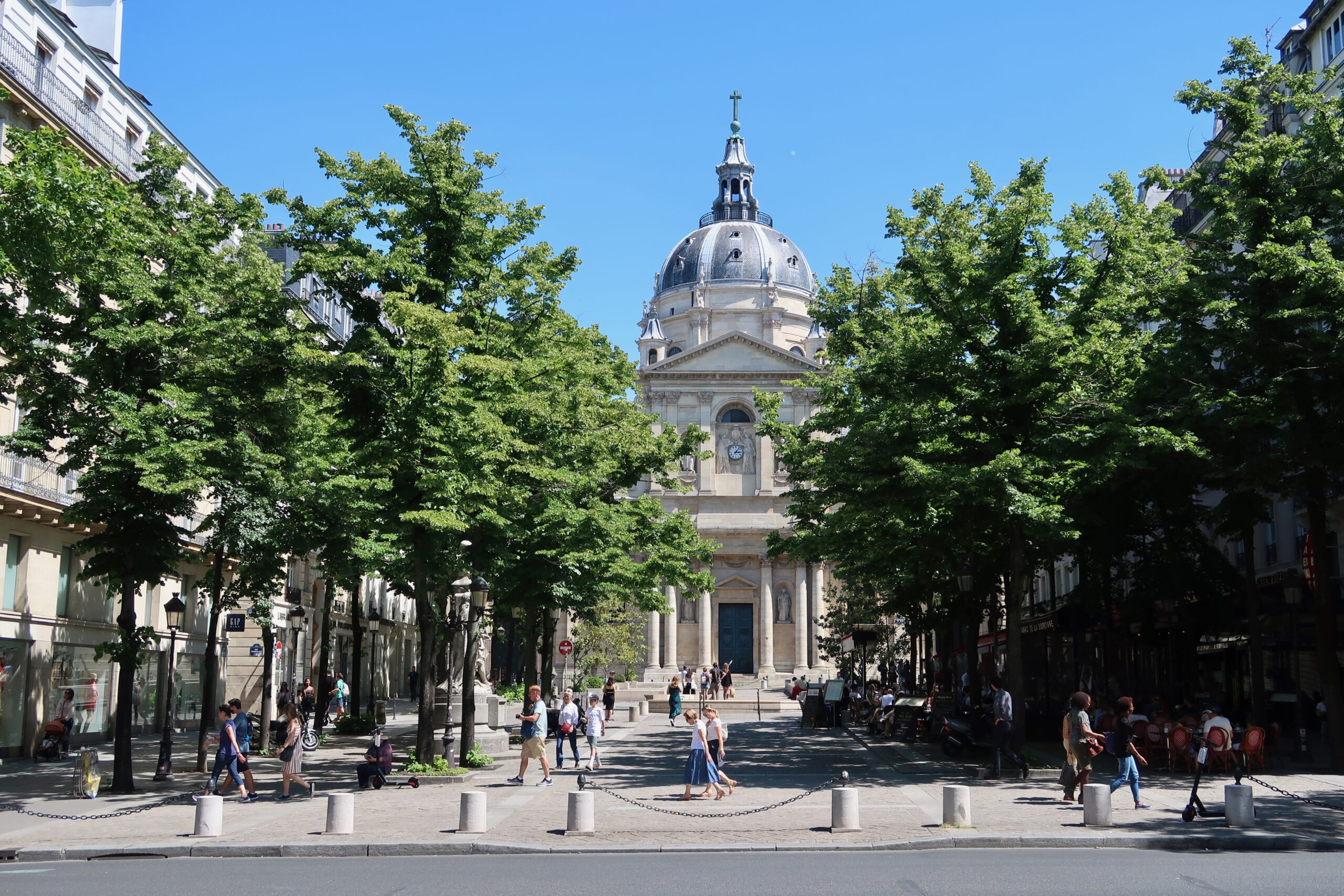 Place_de_la_Sorbonne,_Paris_5e